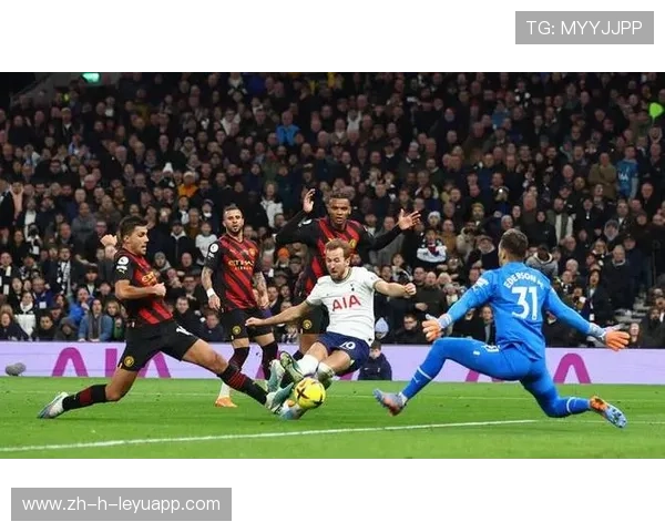 凯恩高速切入禁区射门,热刺前场爆点再次出现 凯恩高速切入禁区射门,热刺前场爆点再次出现