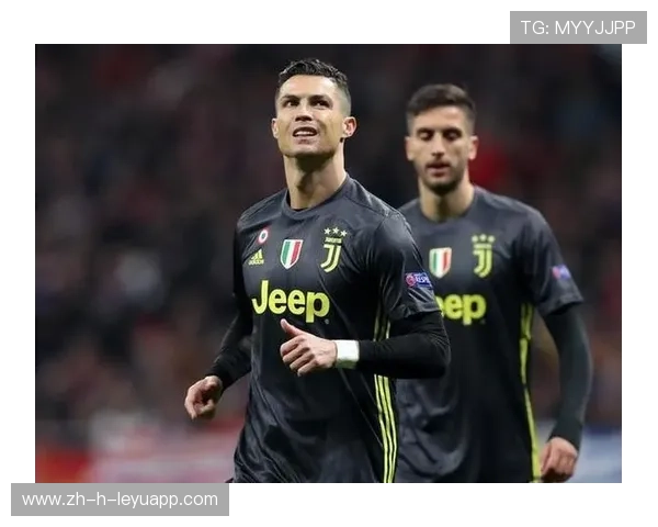 尤文中场精准直塞为前锋送上绝佳跑位线路