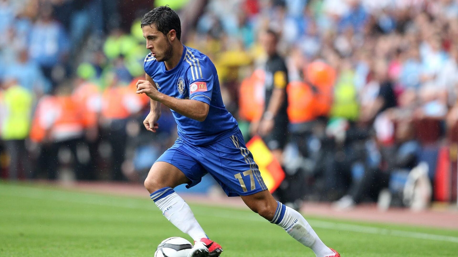 世界杯小组赛首轮：日本2比0完胜非洲冠军 传控+高位逼抢令人眼前一亮